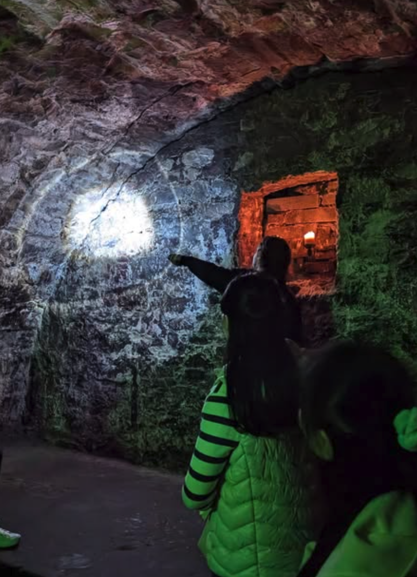 Inside the Edinburgh underground vaults