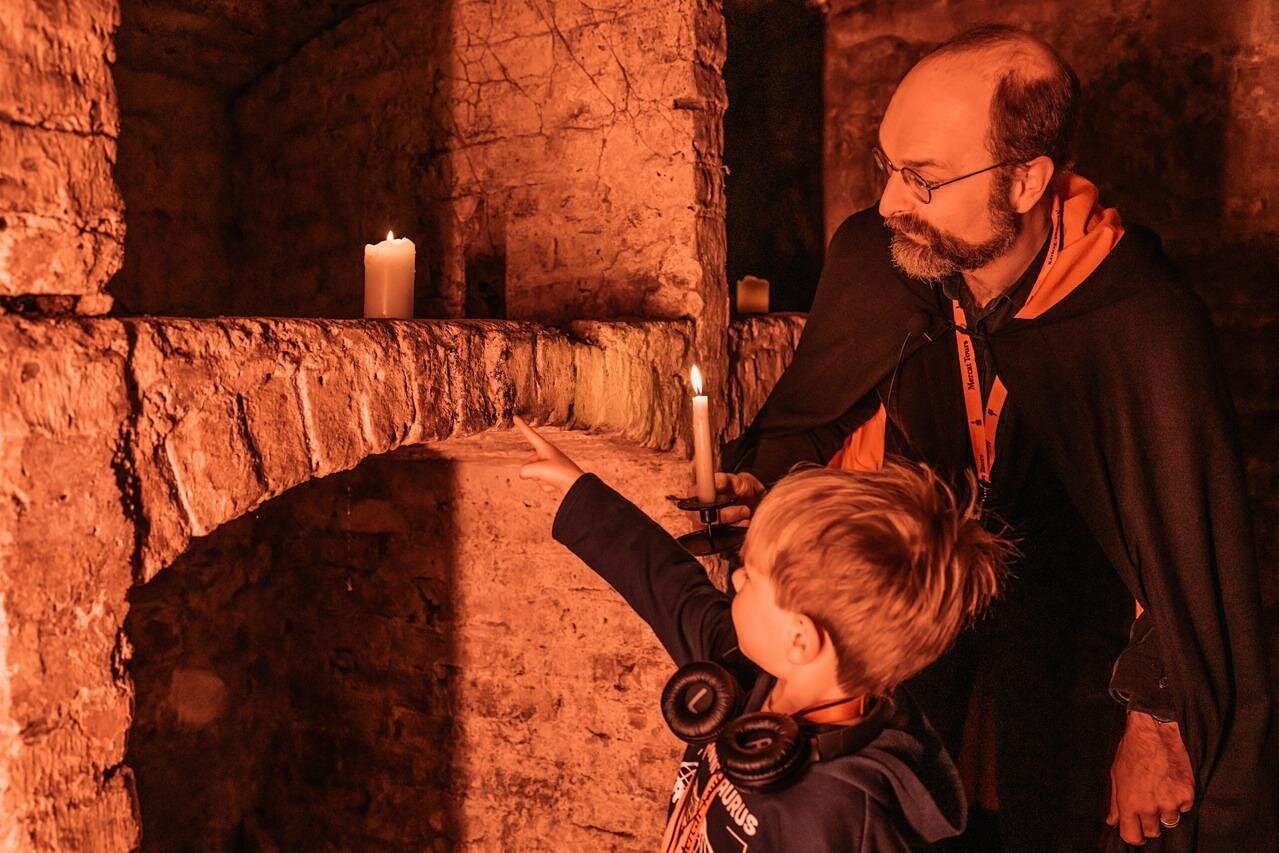 Kids Multi-Sensory Underground Vaults Tour in Edinburgh