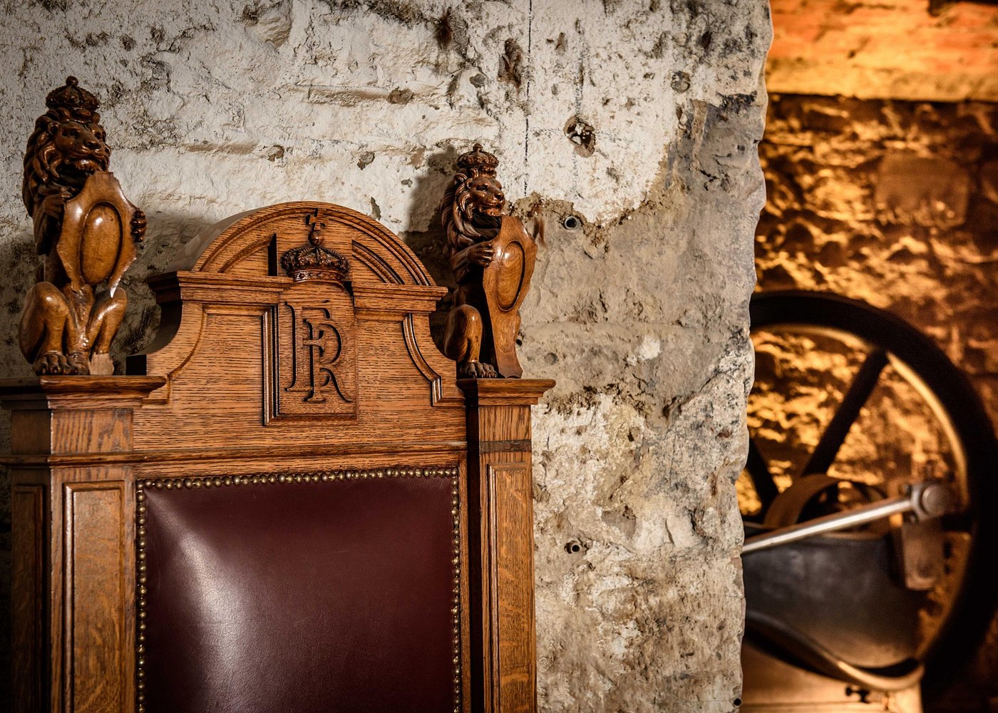 Luxury Whisky Tasting in Edinburgh's Underground Vaults | 90min