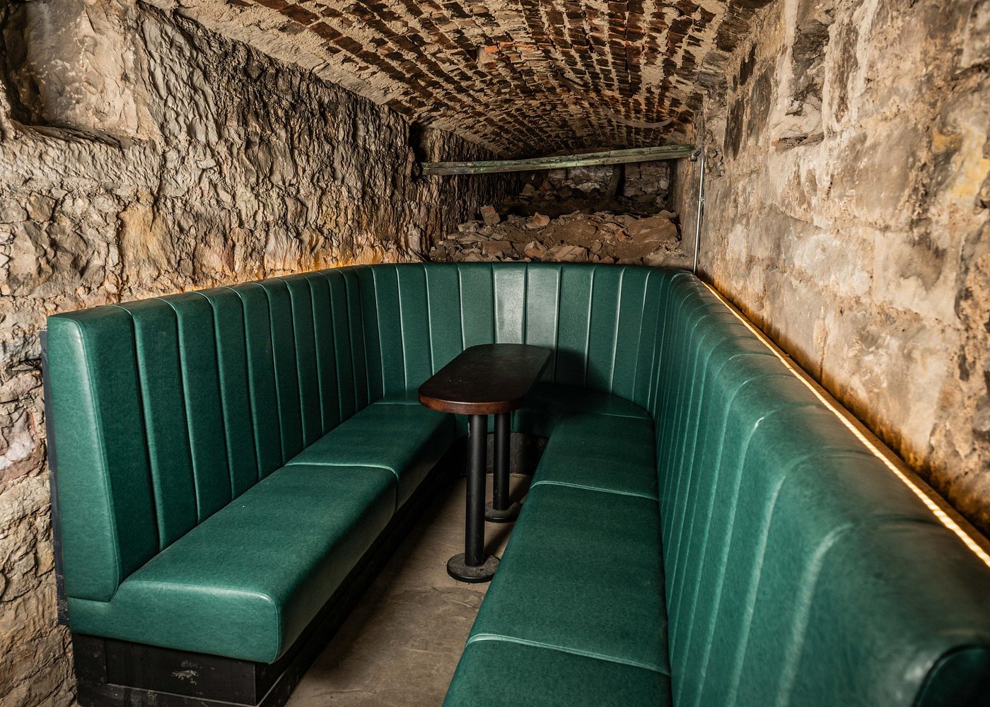 Evolution of Gin and Underground Gin Tasting in Edinburgh | 1hr